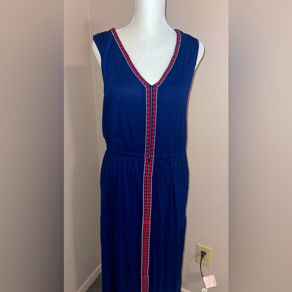 Long dress.  Or a dress without a sleeve.  Fall.  summery.  Long elegant.